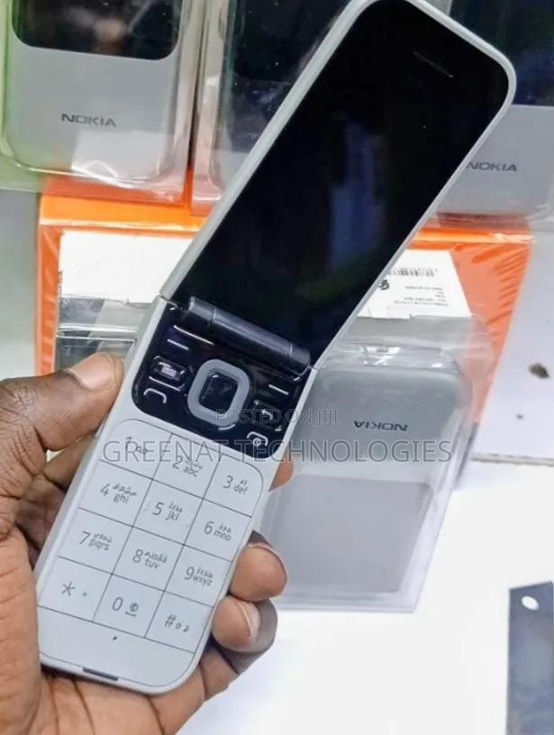 New Nokia 2720 Flip 512 GB Silver - thumbnail 2