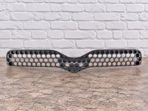 Grille Toyota Vitz 1999 - 2001