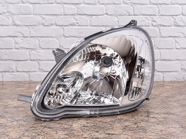 Head Lamp / Light Toyota Vitz Yaris 2003 - 2004 - main view