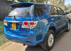Toyota Fortuner 3.0 D AWD 2012 Blue