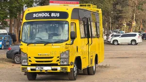 Isuzu NMR 2023 Yellow