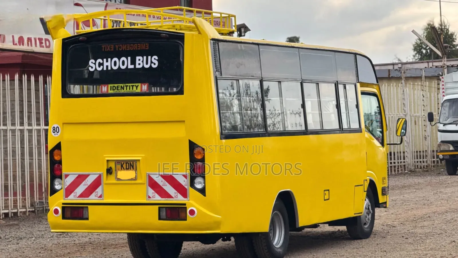 Isuzu NMR 2023 Yellow