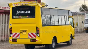 Isuzu NMR 2023 Yellow