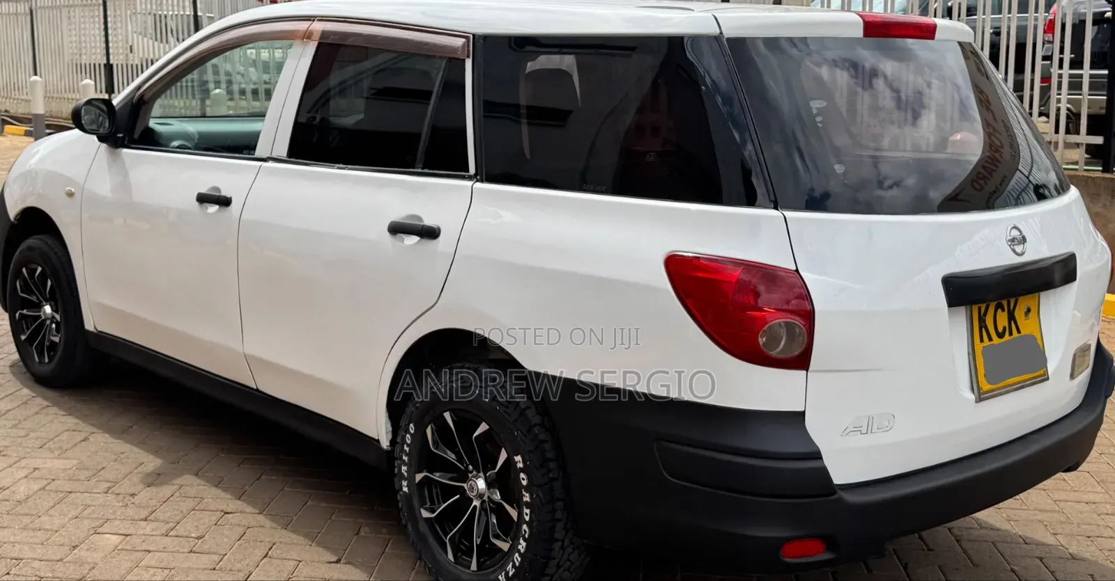 Nissan Advan 2009 White