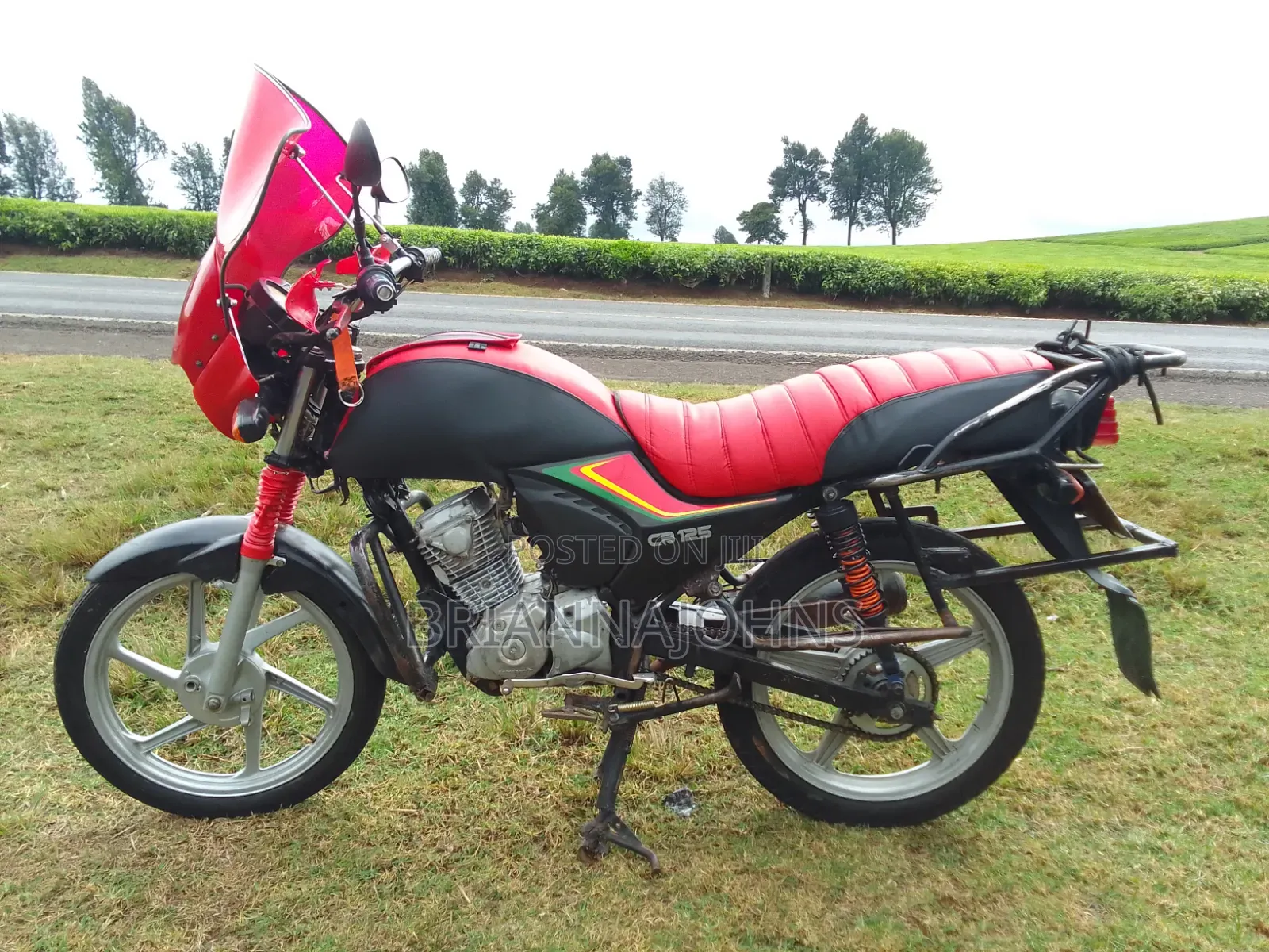 Honda CB 2017 Red