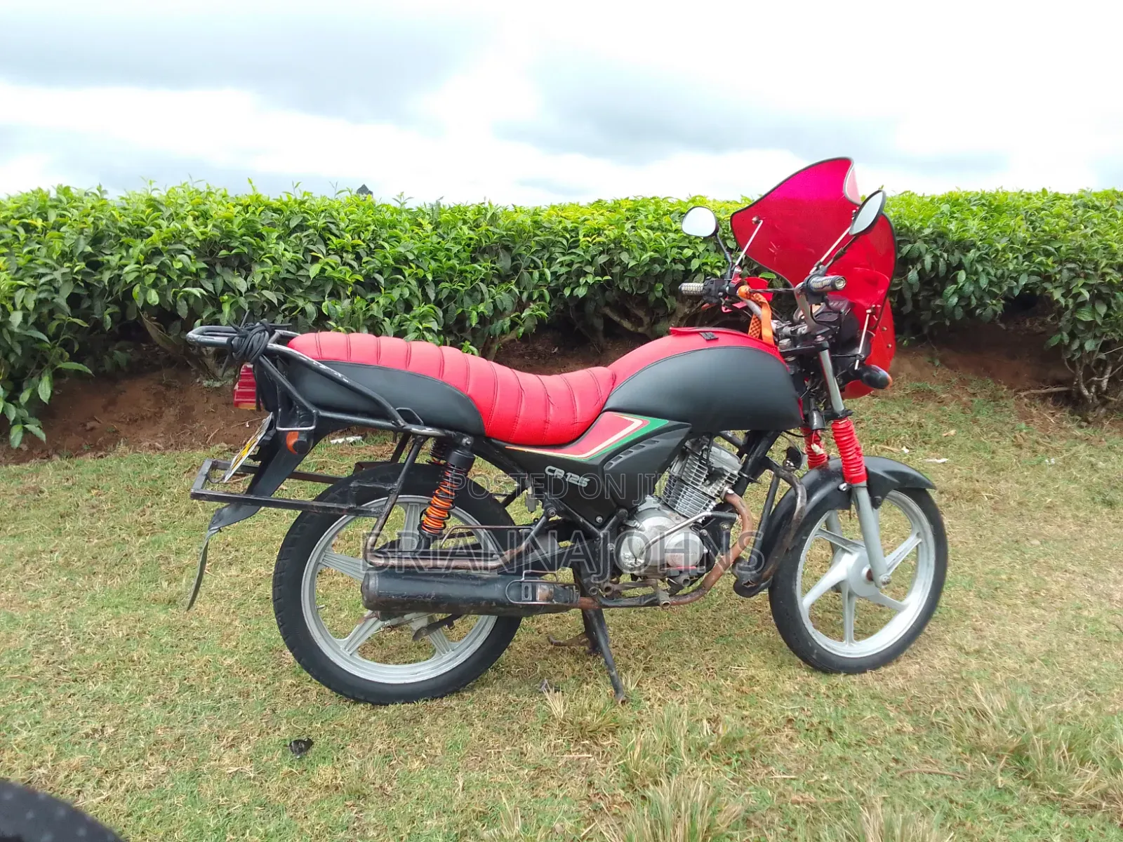 Honda CB 2017 Red