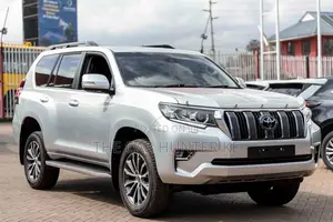 Toyota Land Cruiser Prado 2.8 2023 Silver