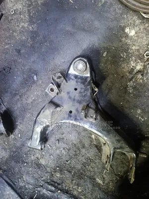 Nissan Hard Body 4wd lOWER Right Arm