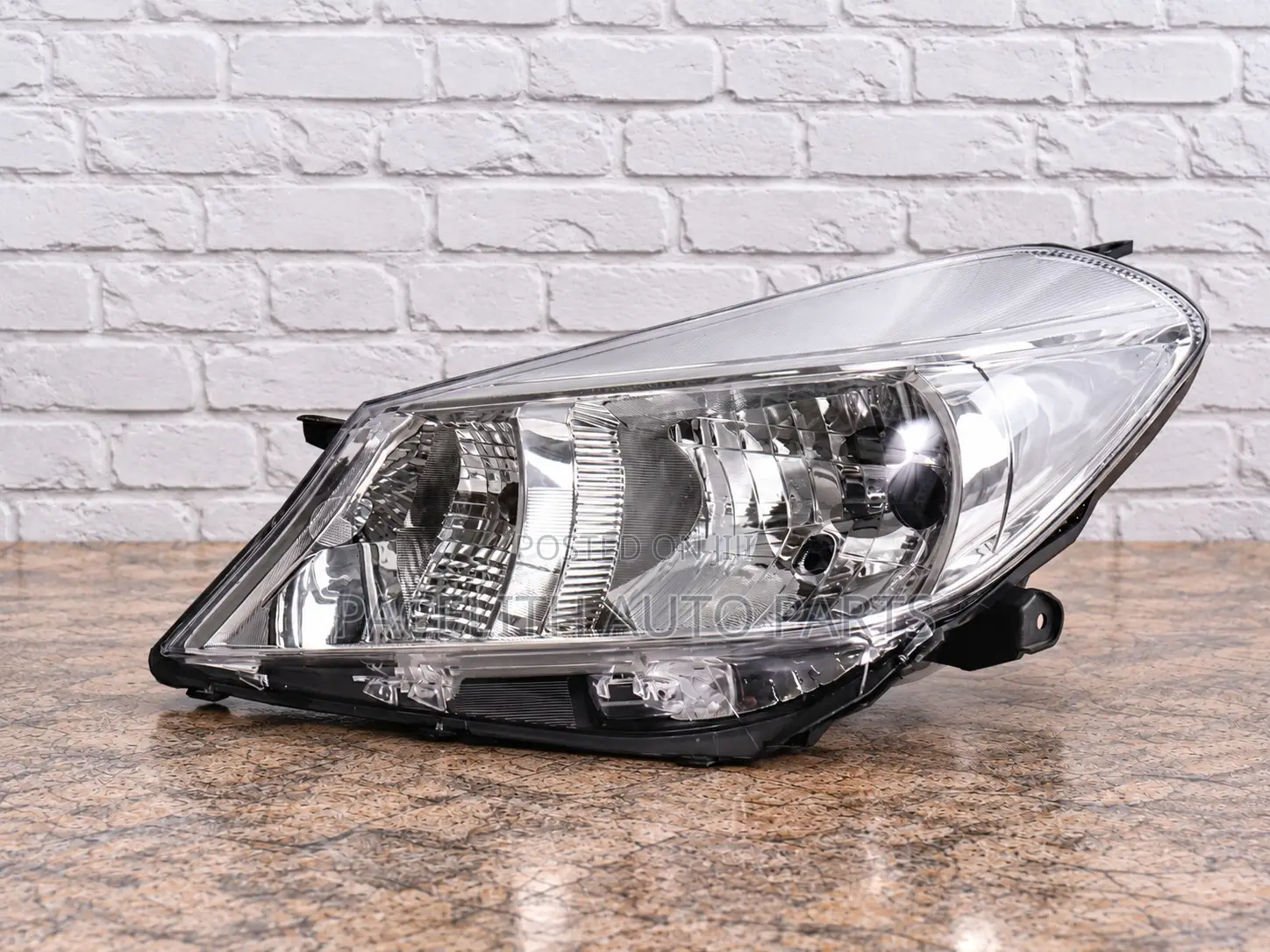 Head Lamp / Light Toyota Vitz 2012 - 2013
