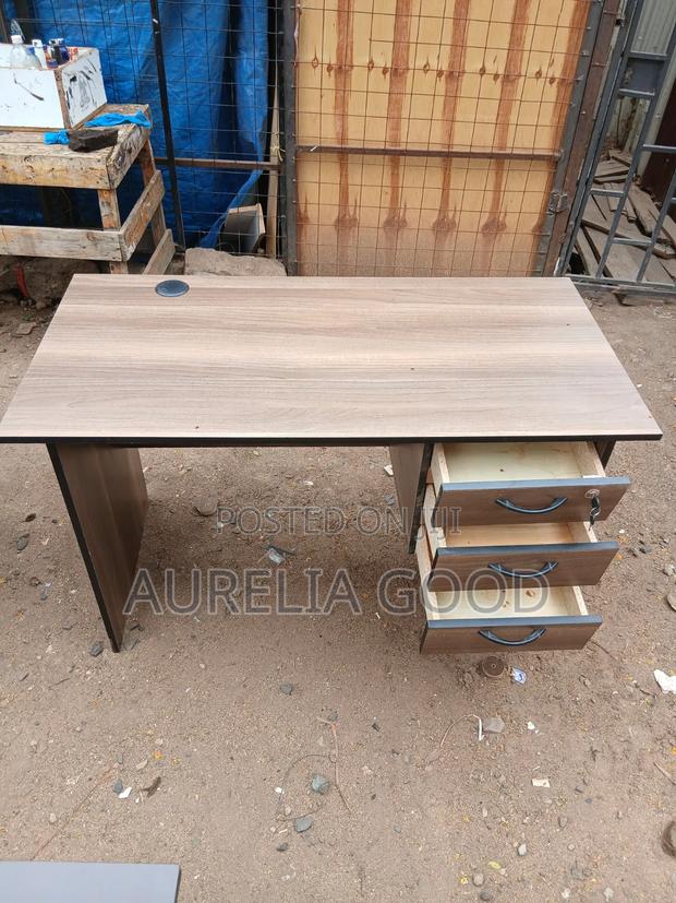 Modern Office Desk Spacious Professional Desk - thumbnail 2