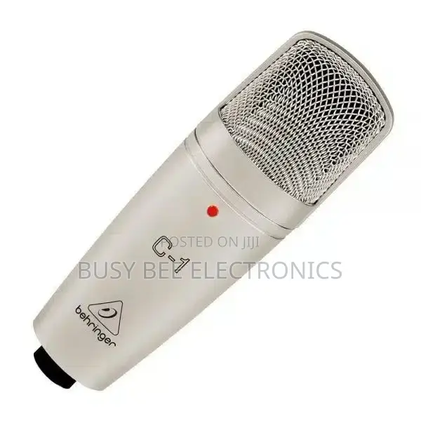 Behringer U-Phoria Studio
