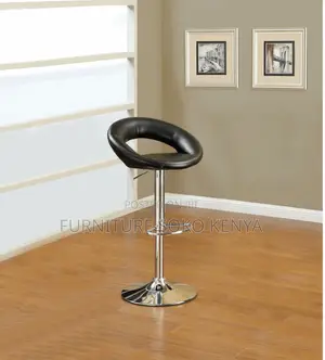 Barstool : Black Swivel & Height-Adjustable Bar Stool