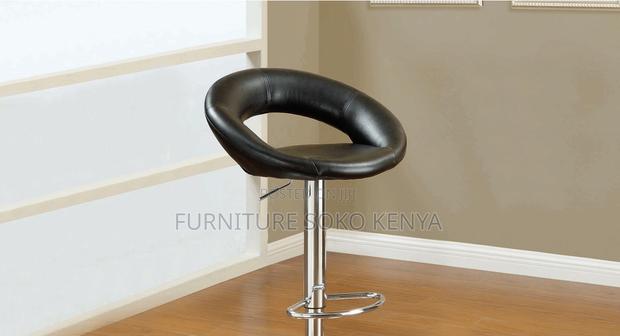 Barstool : Black Swivel & Height-Adjustable Bar Stool - thumbnail 2