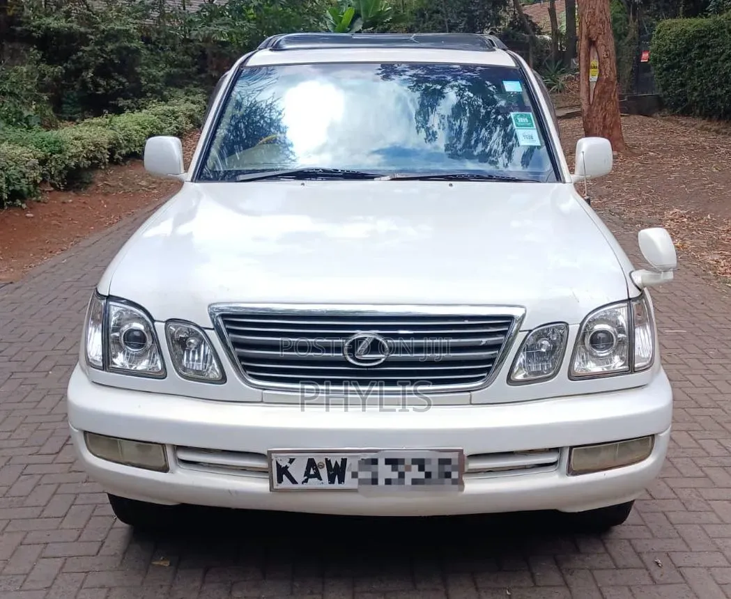 Lexus LX 470 AWD 2001 White