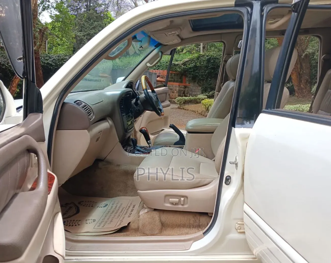 Lexus LX 470 AWD 2001 White