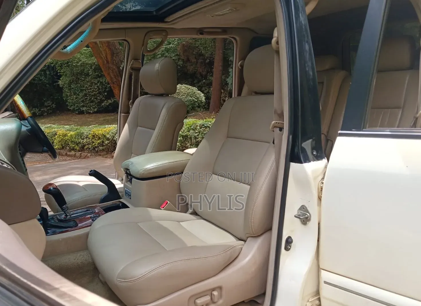 Lexus LX 470 AWD 2001 White