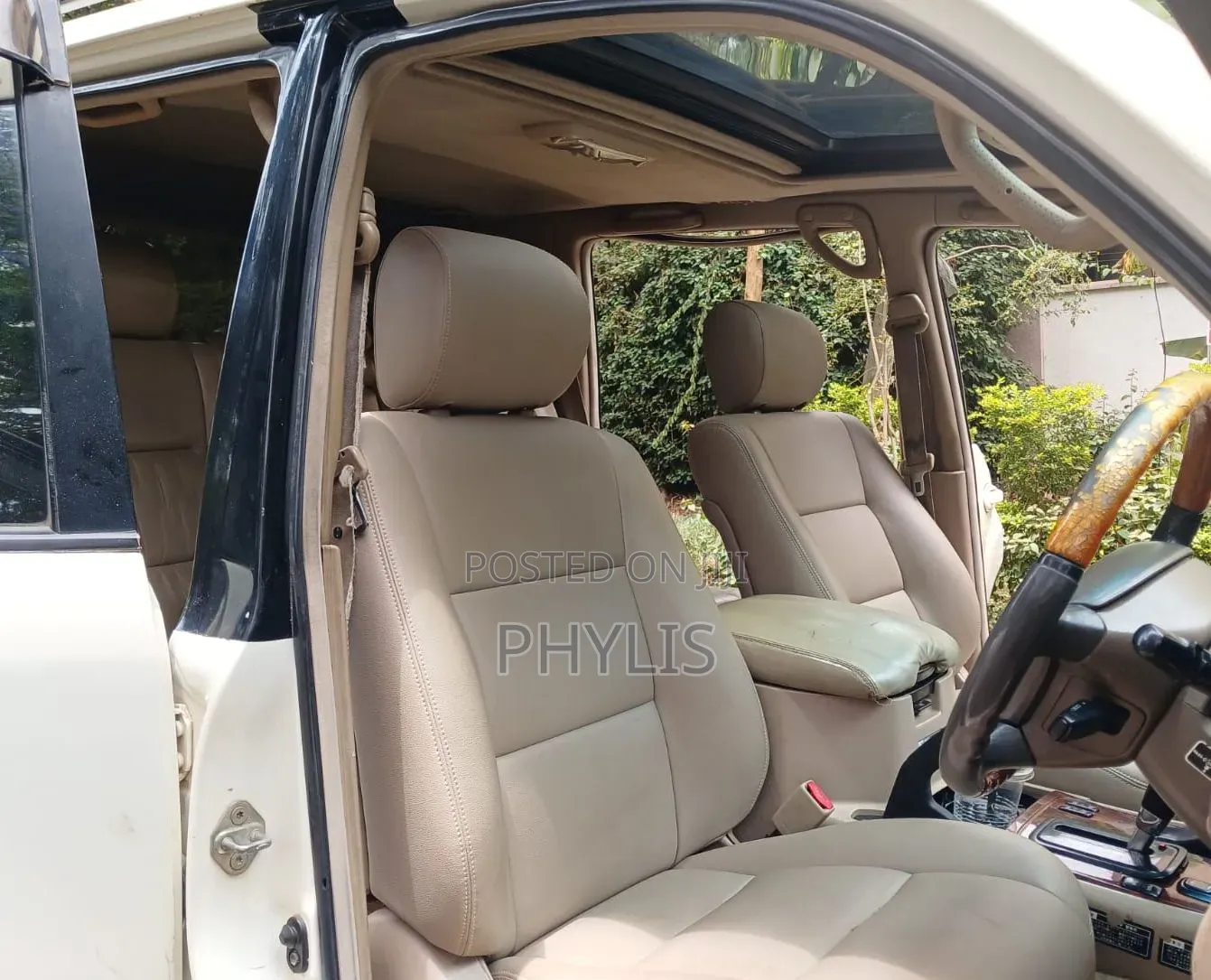 Lexus LX 470 AWD 2001 White