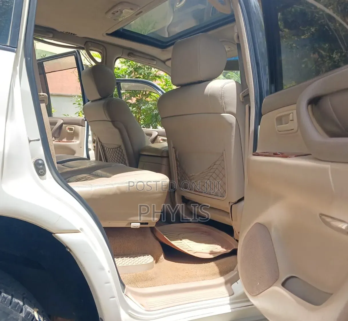 Lexus LX 470 AWD 2001 White