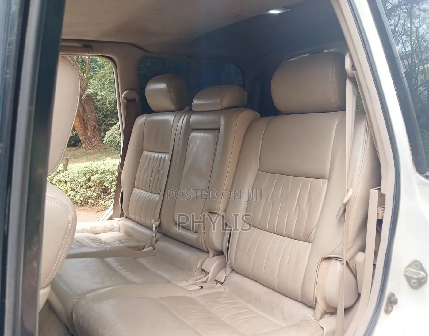 Lexus LX 470 AWD 2001 White