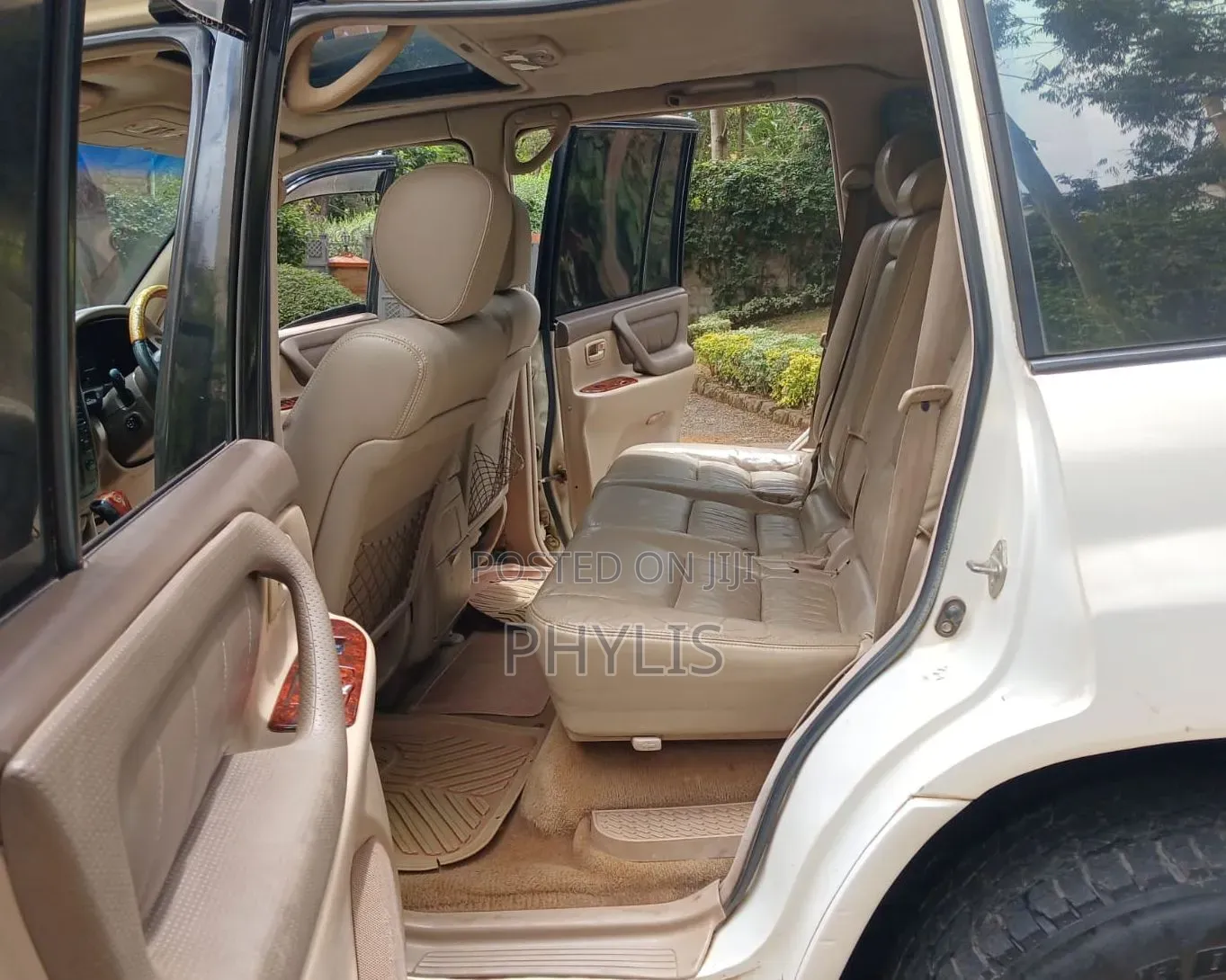 Lexus LX 470 AWD 2001 White