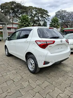 Toyota Vitz 1.3 AWD 5dr 2019 White