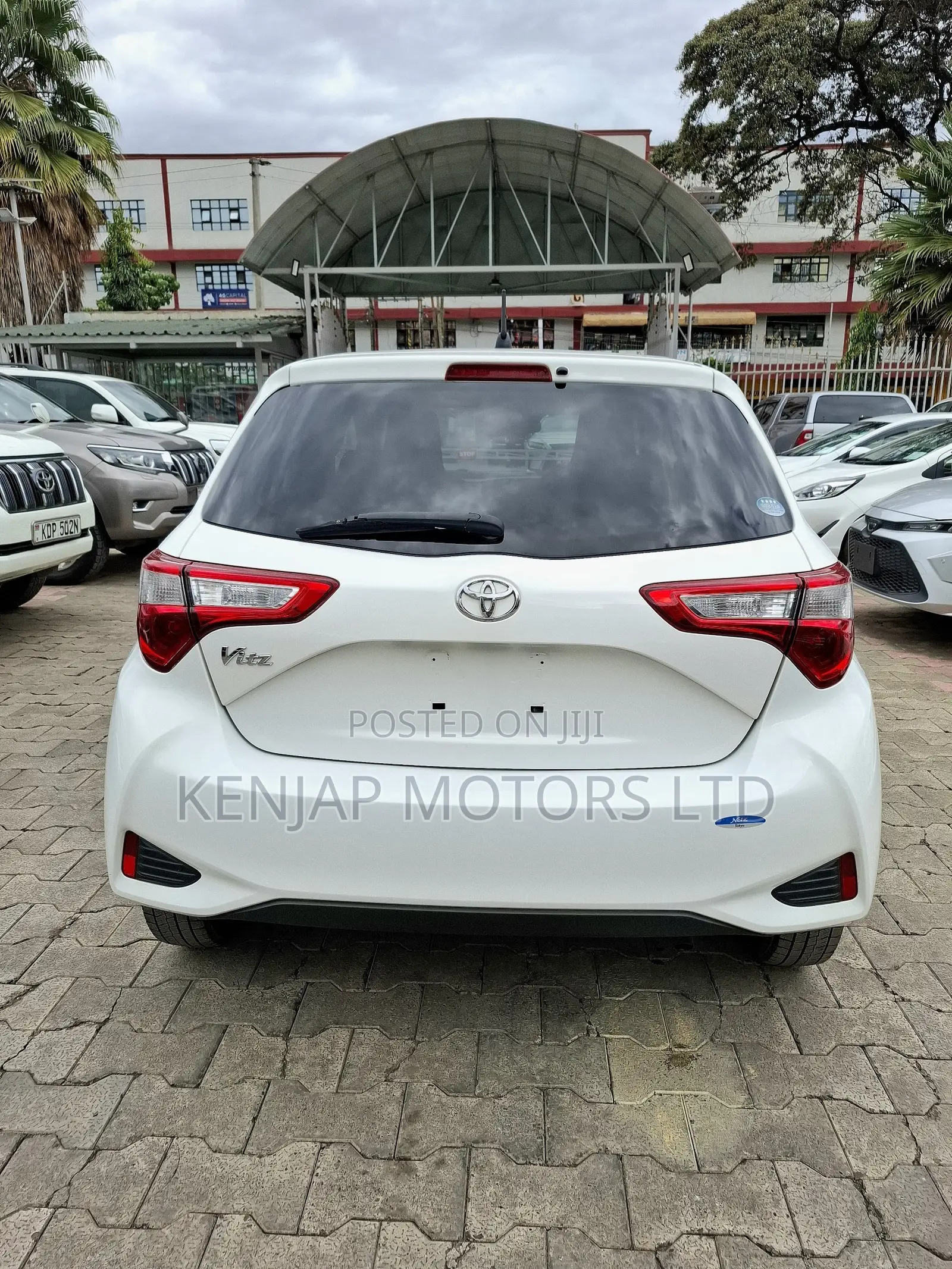 Toyota Vitz 1.3 AWD 5dr 2019 White