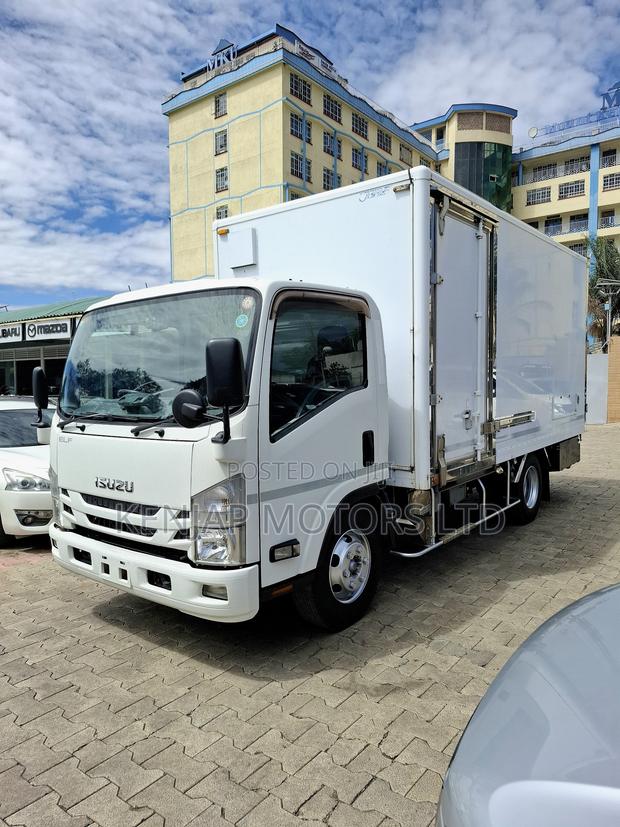 2019 Isuzu Elf - thumbnail 3