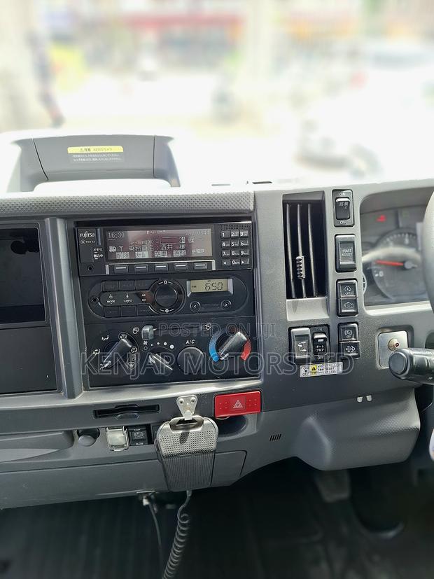 2019 Isuzu Elf - thumbnail 10