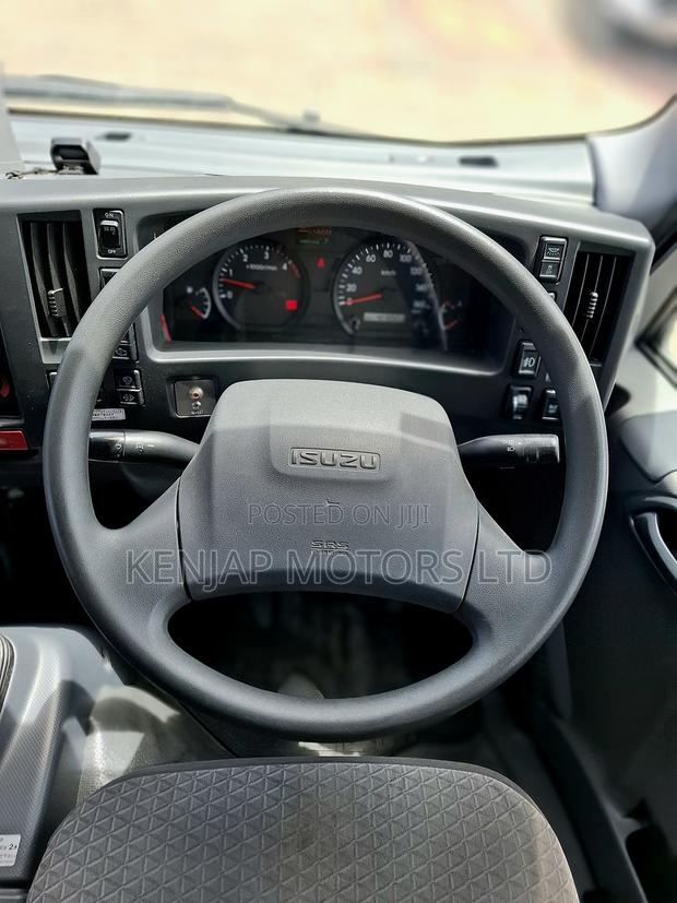 2019 Isuzu Elf - thumbnail 12