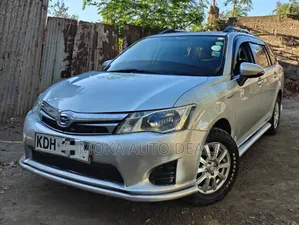 Toyota Corolla Fielder 1.5 Hybrid FWD 2015 Silver