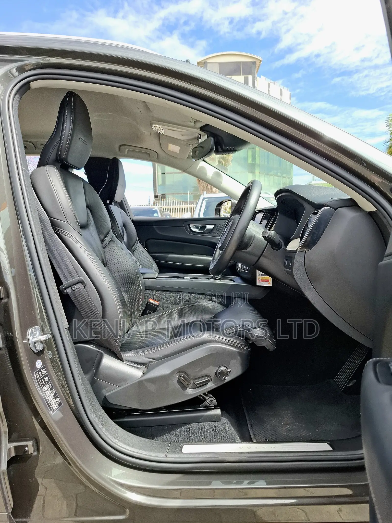 Volvo XC60 2020 Gray