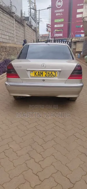 Mercedes-Benz C200 2000 Gold