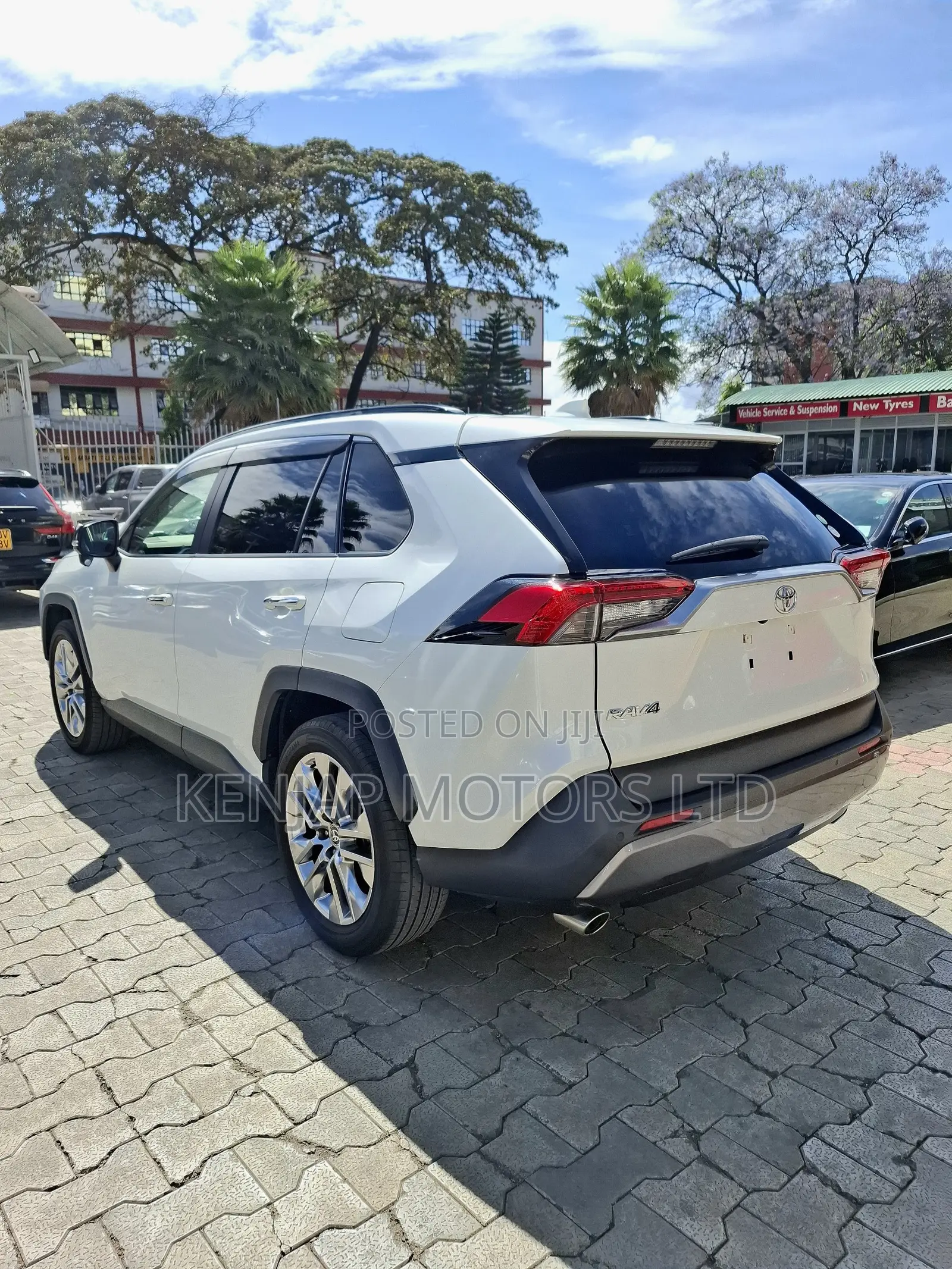 Toyota RAV4 2019 White