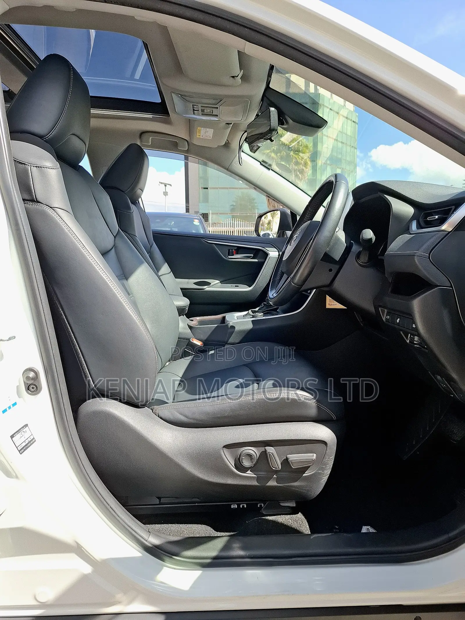 Toyota RAV4 2019 White