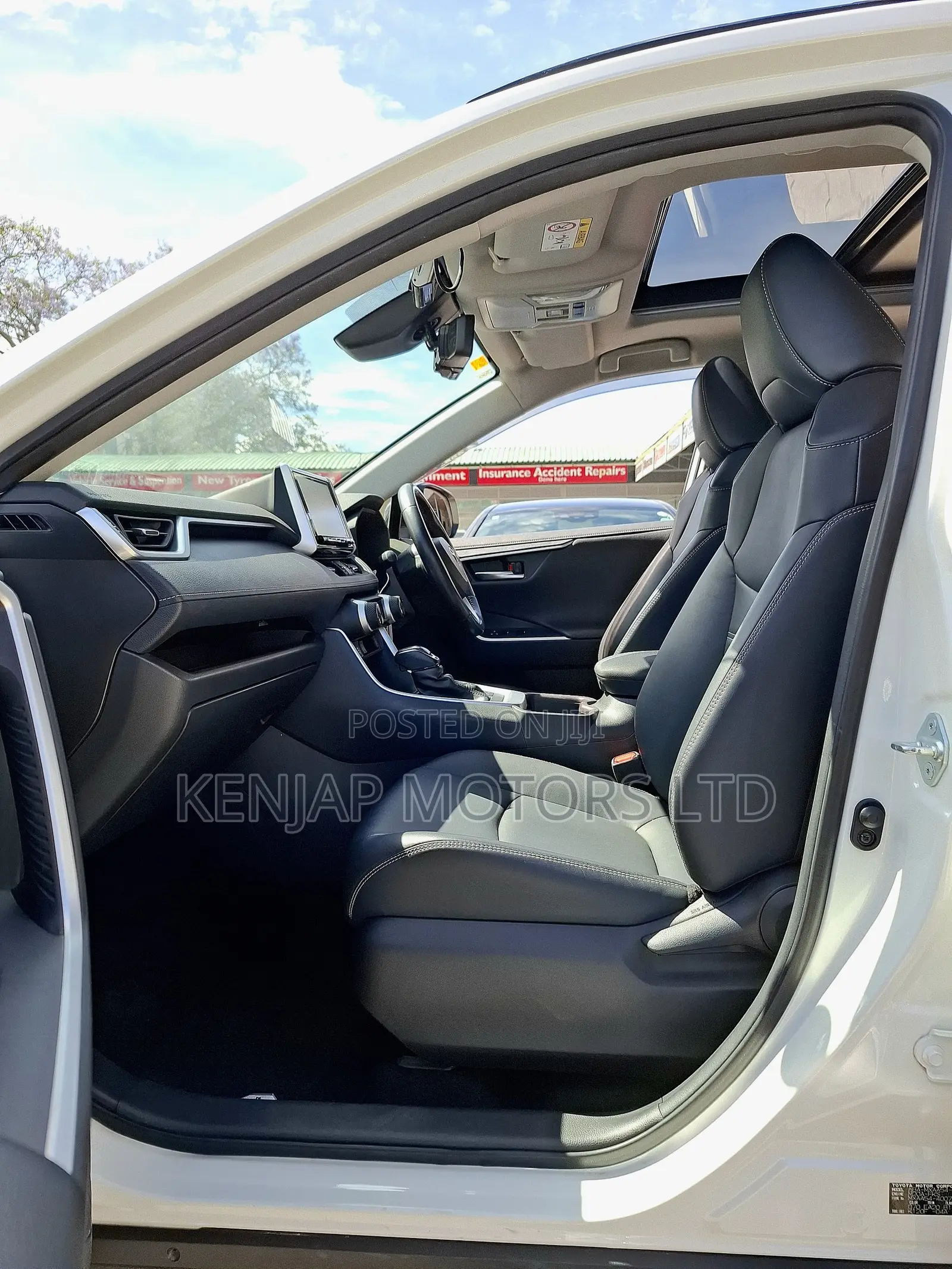 Toyota RAV4 2019 White