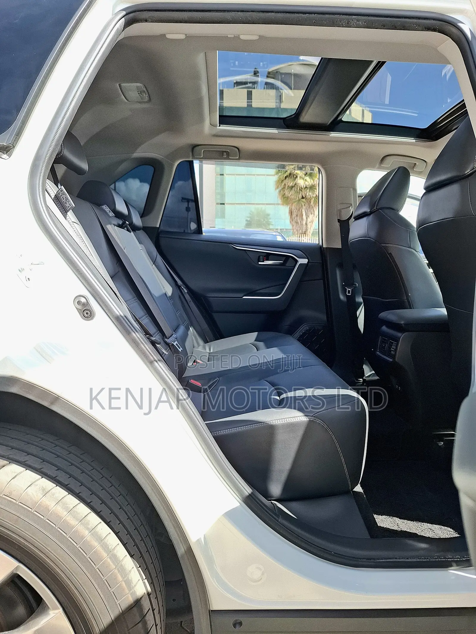 Toyota RAV4 2019 White