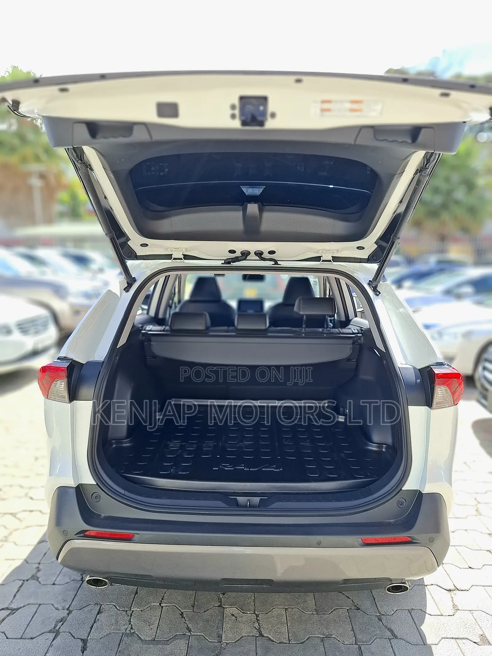 Toyota RAV4 2019 White