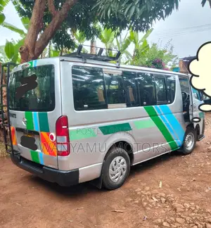 Toyota HiAce 2011