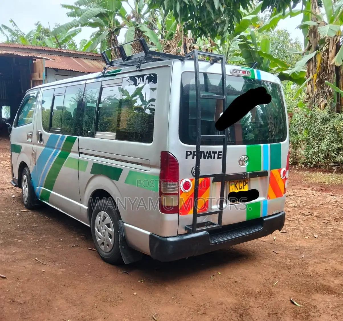 Toyota HiAce 2011
