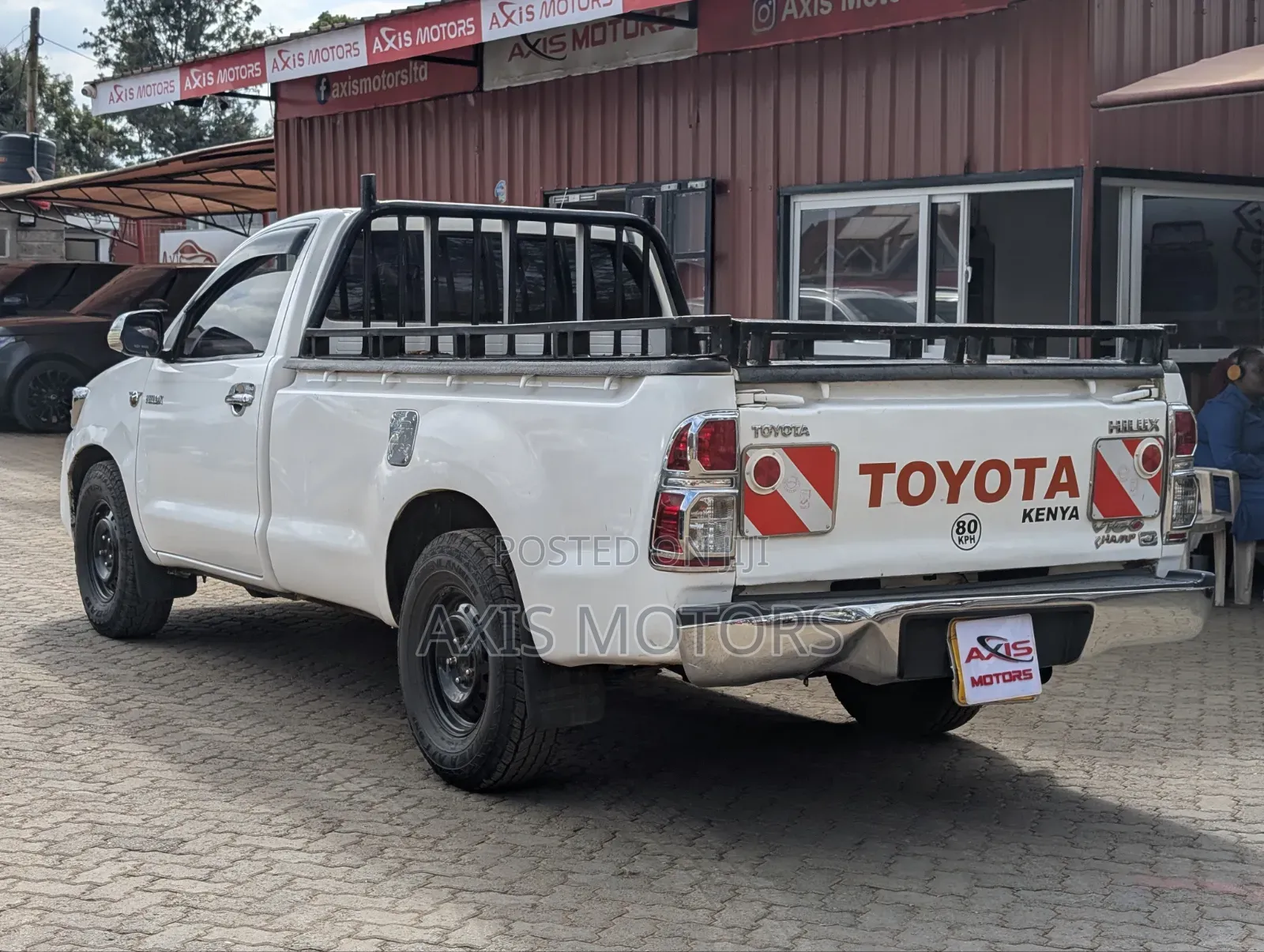 Toyota Hilux SR5 2015 White