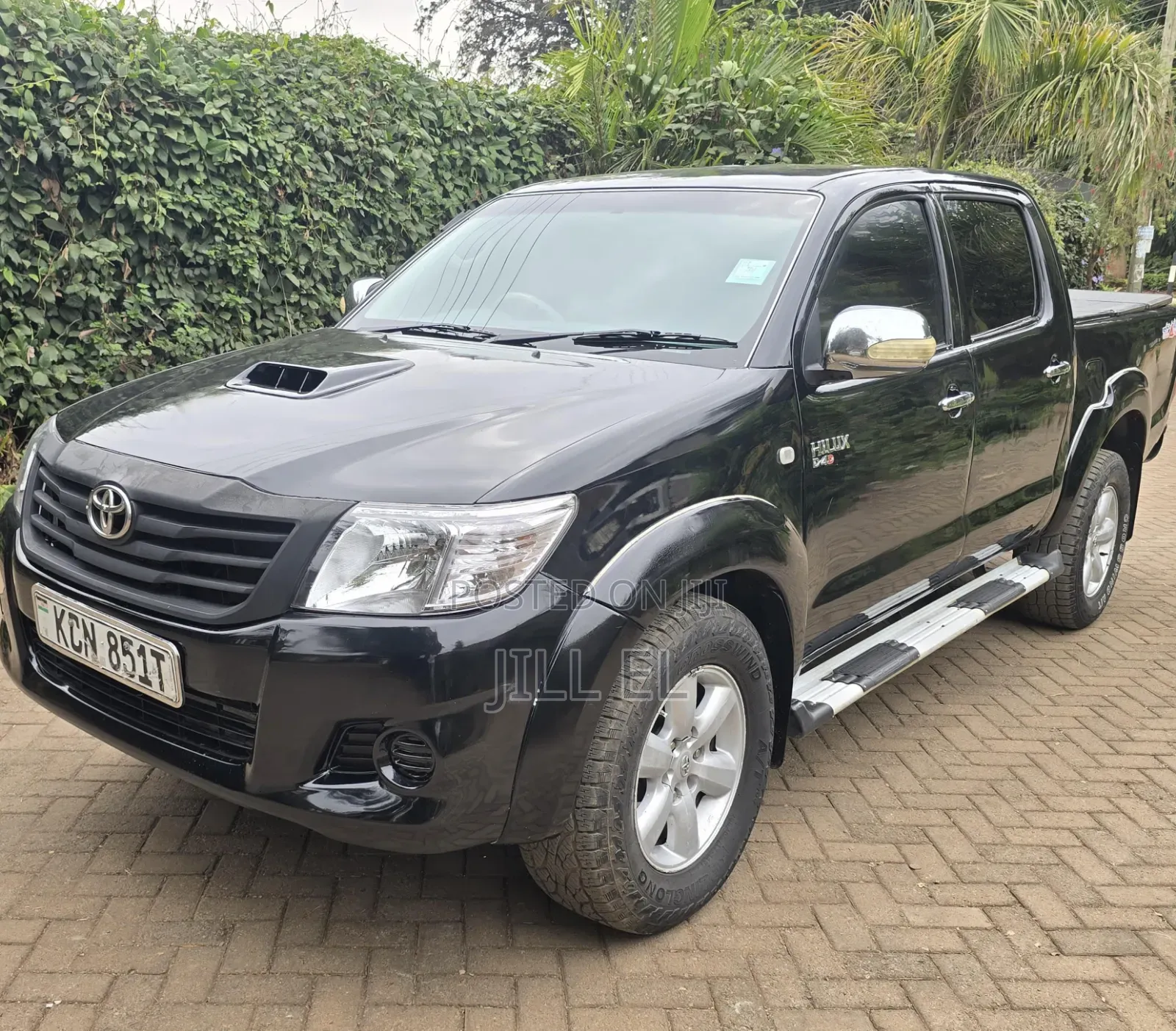 Toyota Hilux 2010 Black