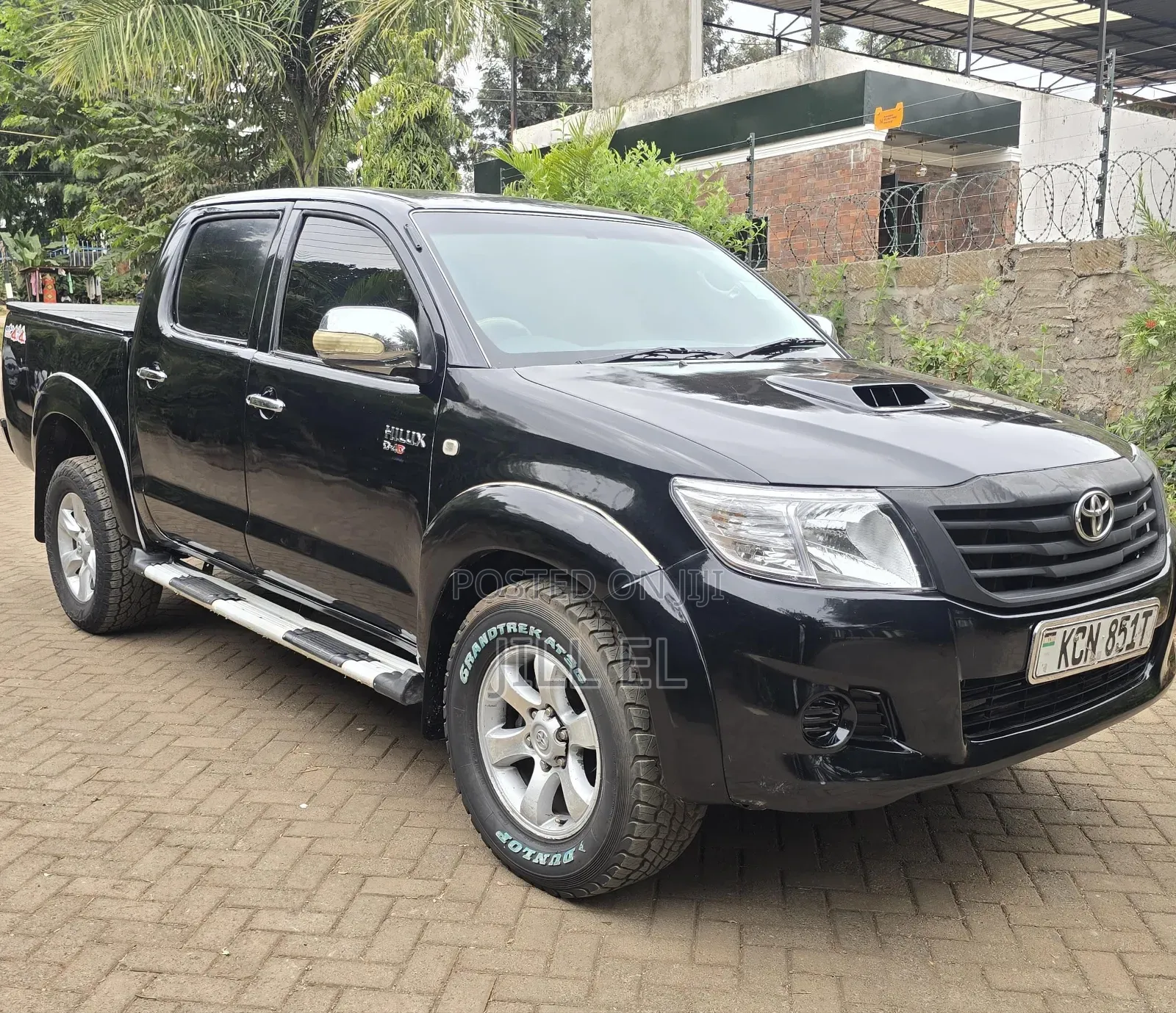 Toyota Hilux 2010 Black
