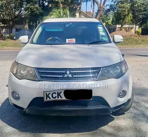 Mitsubishi Outlander 2009 White