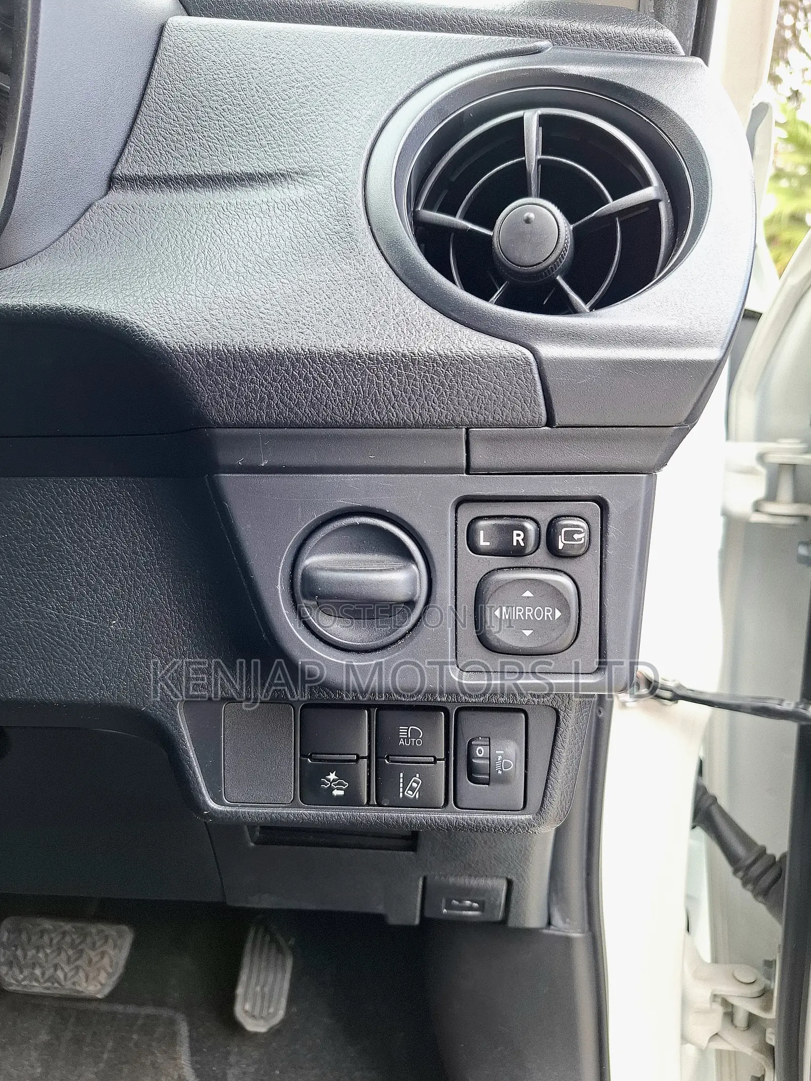Toyota Axio 2019 Pearl