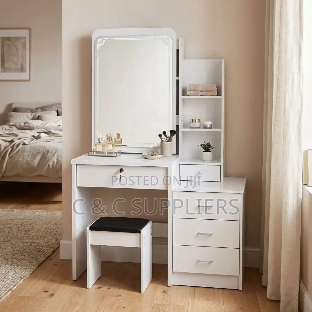 White Simple Make Up Table With Drawers
