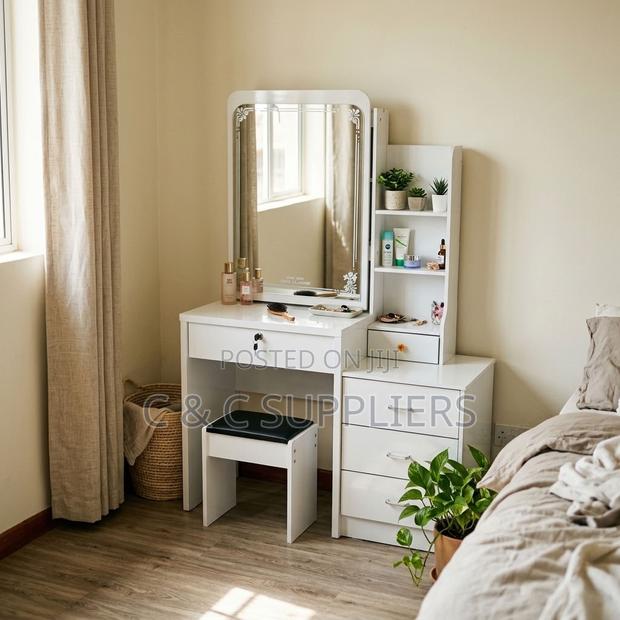 White Simple Make Up Table With Drawers - thumbnail 4