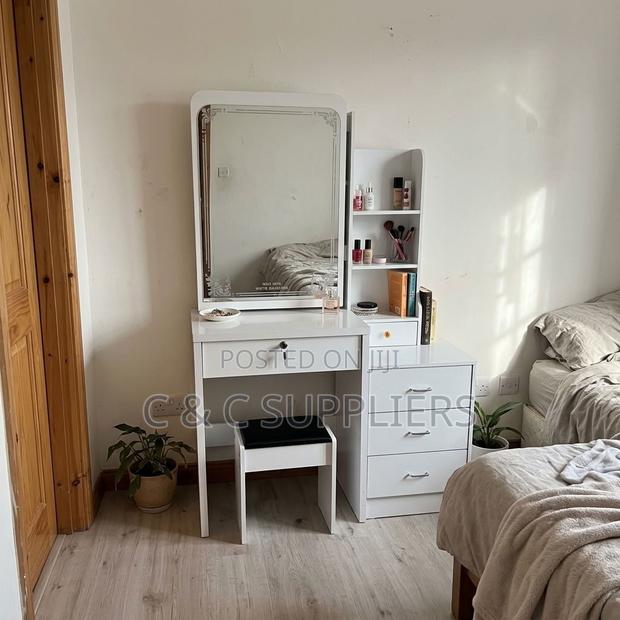 White Simple Make Up Table With Drawers - thumbnail 15