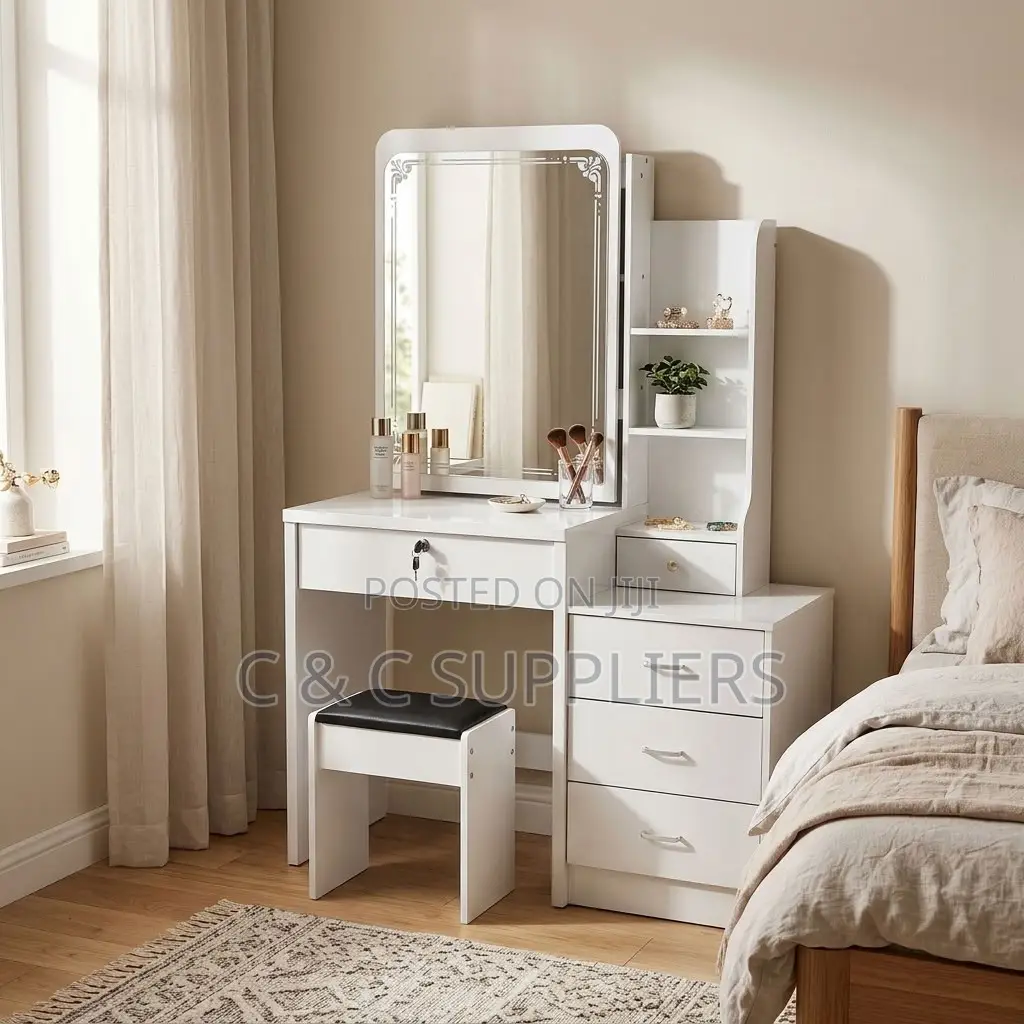White Simple Make Up Table With Drawers