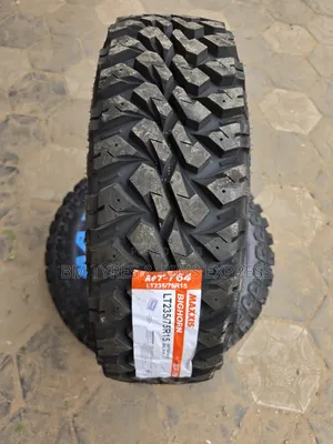 235 /75 R15 Maxxis (Mud Terrain) Commercial.