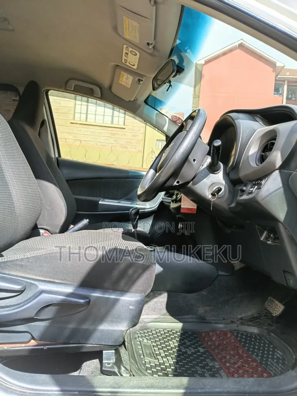 Toyota Vitz 2016 White